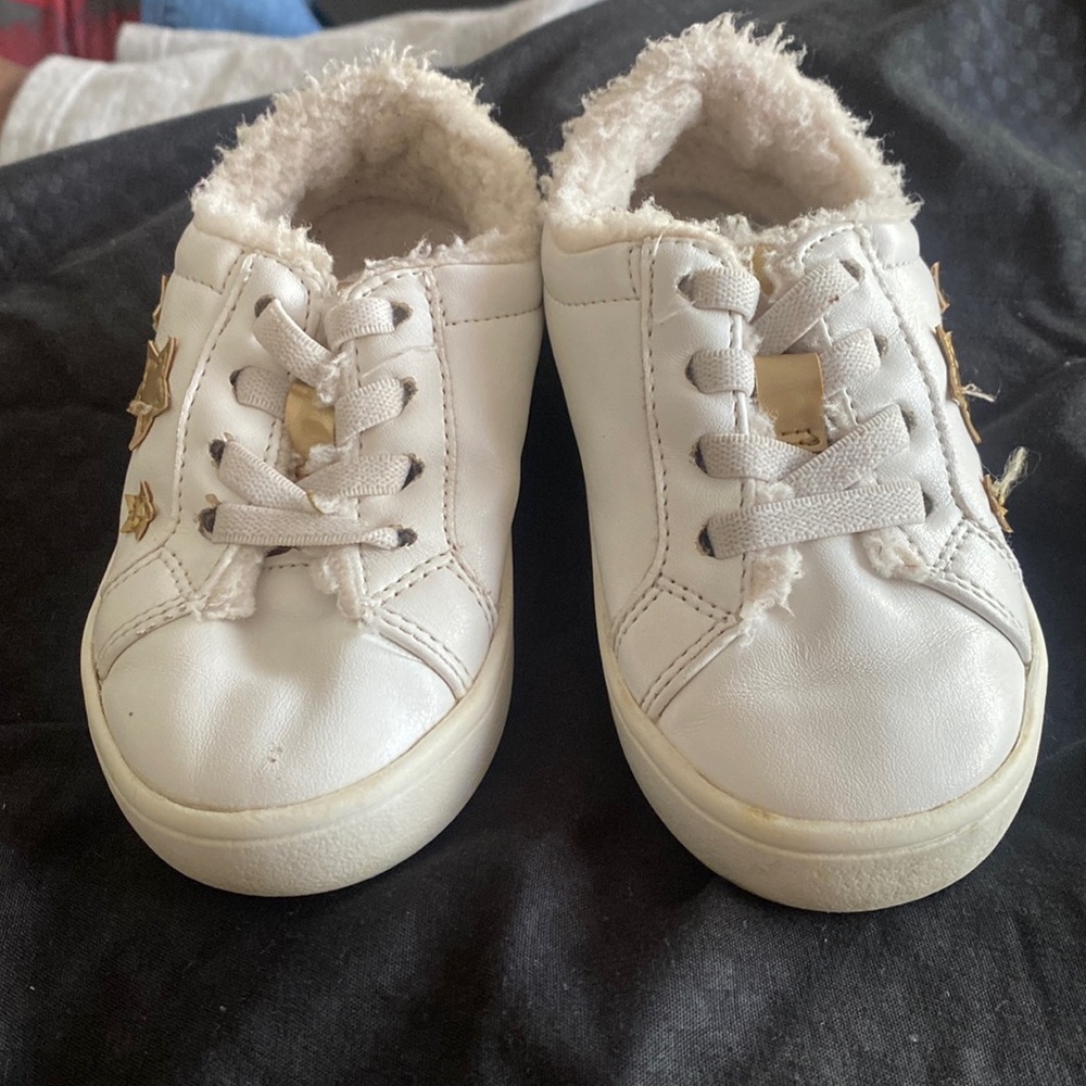 White sneakers with stars